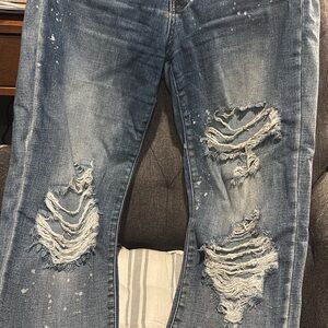 Judy Blue Distressed Boyfriend Jeans in Classic Blue